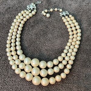 Vintage Japan faux pearl necklace